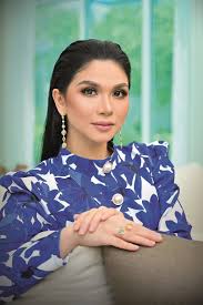 Anzalna grew up in many places. Mulia Sungguh Hati Anzalna Nasir Borong Nasi Lemak Lelaki Istimewa Hingga Cetus Inspirasi Nona