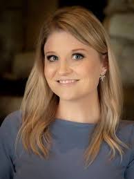 Nikki Stratton's Instagram, Twitter & Facebook