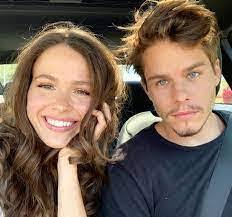 Glenda Manley's Instagram, Twitter & Facebook