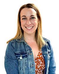 Amy Bivens's Instagram, Twitter & Facebook