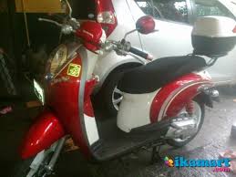 Halo moto lovers,come back again on my simple channel.apa kabar kalian semua ?semoga sehat selalu yaa.kali ini kita akan bahas tentang :honda scoopy modifi. Jual Honda Scoopy Merah Putih Nov 2011 Modifikasi Ringan Motor