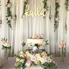 See This Instagram Photo By Valeofenna 169 Likes Baby Shower Flowers Floral Bridal Shower Theme Baby Shower Decorations