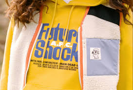 The californian brand is defined by its designs and psychedelic prints based on the internet. Afura Store