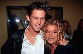 Bekijk de videoclip van johnny de mol voor 'mama'. Tatum Dagelet And Johnny De Mol Dating Gossip News Photos