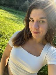 Hi you guys I'm looking for an au pair girl, age 20/25ish. If you are in  Italy it is better. You can begin as soon as you want, I live with my