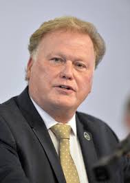 El congresista de Kentucky Dan Johnson acusado de acoso sexual se suicida