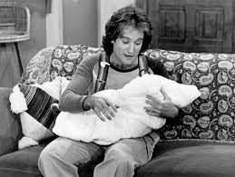 Aku jadi berpikir, dari mana uang sebanyak ini untuk beli rumah sebesar itu, sedangkan keluargaku untuk mencari biaya sekolah anaknya saja tidak mampu. Yes Sir Nak Pergi Mana