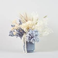 Dried flowers is now making a trend in flower designing industry. Preserved Everlasting Flowers