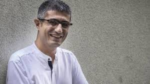 Barış pehlivan (10 temmuz 1983, i̇stanbul), türk gazeteci ve yazardır. Baris Pehlivan Feto Borsasi Ni Anlatti Parasi Olanin Adliyede Ya Da Ankara Da Dogru Insani Bulanin Ifadesinin Bile Alinmadigini Gorduk Gazete Manifesto