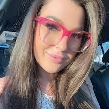 Krista Lott's Instagram, Twitter & Facebook