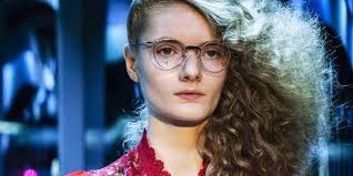 Les lunettes luxe offrent à votre visage raffinement et élégance. Lunettes De Vue 10 Paires Qui Nous Ont Tape Dans L Oeil Marie Claire
