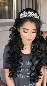 Quinceanera hairstyle is not about the curls always and you can definitely be the game changer with a straight hair look. Frisuren 2020 Hochzeitsfrisuren Nageldesign 2020 Kurze Frisuren Quince Hairstyles Long Hair Styles Hair Styles