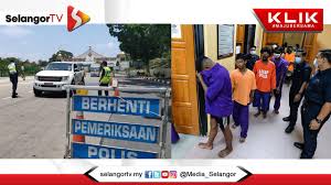 Dalam membuat surat undagan resmi ada beberapa hal yang perlu diperhaitikan terkaitan komponen bagian surat undangan dan urutannya. Contoh Surat Rasmi Tentang Aduan Harga Makanan Yang Mahal Contoh Surat Rasmi Bagi Pihak Contoh Surat Cute766 Elgincasino In Illinois