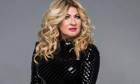Her career began in 1978 at the opole song festival, singing the song piechotą do lata and won second place. Blizej Gwiazd Beata Kozidrak