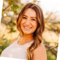 Amanda Dennis's Instagram, Twitter & Facebook