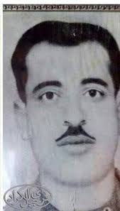 مع كل فجر يولد من جديد هناك قيود وعقبات .. برغم الكثير من الدماء والاغبياء  والاشقياء .. والكثير من الحروب والرعب والقرف .. سوف تمضي الحياة مع العتمة  او الضياء .. فالنحل