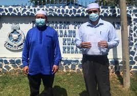 Kumpulan gambar kartun muslimah terbaru dengan kualitas hd. Lihat Gambar Adakah Mb Kedah Rasis