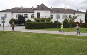 Euro túra 2004 teljes film online magyarul hd. KastieÄ¾ V Strede Nad Bodrogom A Vo VeÄ¾kej Ide Obnovili