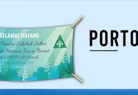 Selamat datang kembali ke latar belakang sekolah dengan perlengkapan sekolah, papan tulis dan teks. Spanduk Ucapan Smpit Al Haraki Teman Print