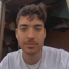 Alex Samaro's Instagram, Twitter & Facebook