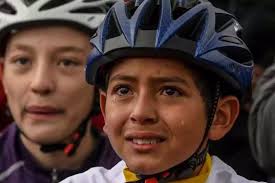 Jul 01, 2021 · muere ciclista al ser atropellado dos veces en la sm 515 de cancún según los testigos, la urvan de la empresa transporte terrestre estatal con número económico 861 de la ruta 6, chocó primero al ciclista, provocando que este saliera disparado, en eso una camioneta color negra pasaba por el lugar y al no, presuntamente, poder frenar. Kkbc2u8mgi84cm