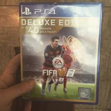 Как играть в защите в fifa 21 / туториал. Cheeky United Fan And Partner In Crime Ashley Young Ridiculously Troll Jordan Henderson Soccer Viral