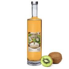 Die kiwis sollten schön ausgereift. Kiwilikor Schnapskocher
