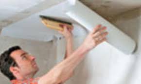Tapezieren kosten selbst machen oder handwerker. Vliestapete Decke Selbst De