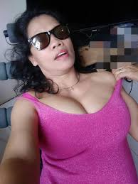 Any twitter company page, stock live, developer, ads. Azzam Hasbi Hasbiazzam Twitter