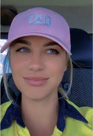 On Mondays we wear pink 💅🏼 #womeninmining #fifo #aus #mining  #filtersaredangerous