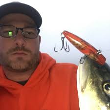 What are good recommendations for replacing a pool light?