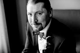 Austin wedding & boudoir photographer helps you feel comfortable