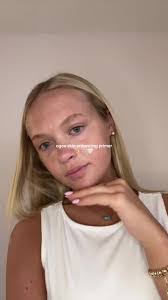 Leila Booth's Instagram, Twitter & Facebook