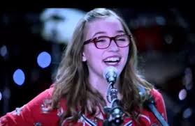 Lennon And Maisy Stella Sing 'Hey Ho'