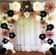 Black And White Backdrop With Flowers Timelessevents Ct This Is One Gorgeous And Elegant Set Up I M So Loving It I Love The Black White Gold And Ukrashenie Sten Bolshie Cvety Dekoracii
