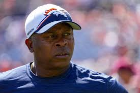 Russell Wilson not problem in winless start, but offense needs boost from  Mims.