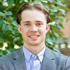 Kelly Dray's Instagram, Twitter & Facebook