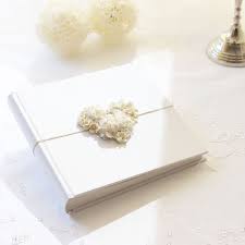 Wir stellen ihnen nicht nur textuelle anregungen für ihre hochzeitsgratulation zur verfügung, sondern liefern ihnen bereits fertige wünsche und glückwünsche zur hochzeit. Hochzeitsspruche Fur Das Gastebuch