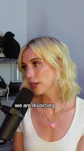 Laura Clary's Instagram, Twitter & Facebook