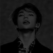 20 mewarnai gambar rumah paling keren koleksi gambar silahkan download gratis gambar rumah adat gadang suku minangkabau hitam putih ini ke dalam ukuran yang besar caranya dengan meng. Hyunjin Black N White Dark Filtered Icon Fotografi Orang Gambar Wajah Gambar Orang