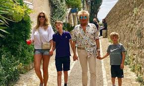 Jun 12, 2021 · penny lancaster says she helped save suicidal man on bridge. Loose Women S Penny Lancaster Shares Peek Inside Son Aiden S 10th Birthday Celebrations Hello