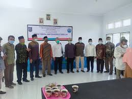 Doktor, jururawat dan petugas kementerian kesihatan termasuk polis, anggota tentera, rela, jpam, bomba dan penyelamat malaysia dan banyak lagi. Hrpfsajj1 8 M