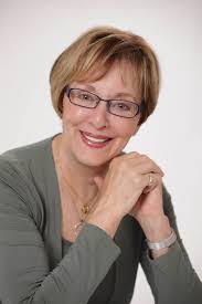 Donna Kirk's Instagram, Twitter & Facebook