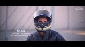 Weitere ideen zu motorradhelm, helm, maßgefertigte motorradhelme. Hjc Rpha 11 Minions With Toni Elias Video Youtube