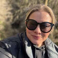 Edinburgh during the Fringe Festival in August can be very busy, with large  crowds and long queues for popular attractions and restaurants