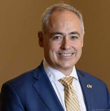 Hyundai invites Georgia Tech President Ángel Cabrera and colleagues to  South Korea