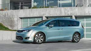76 miles my wife recently bought a 2019 hybrid pacifica and after only 400 miles, there's some kind of failure. 2017 Chrysler Pacifica Hybrid More Details On 30 Mile Plug In