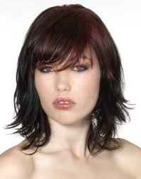 El corte en capas para los hombres es favorecedor cuando tienen el cabello fino, o poco volumen, si tienes el cabello grueso, las capas quedaràn demasiado marcadas y te dará mucho volumen, el corte en capas da volumen y movimiento. Pin On Cortes De Pelo