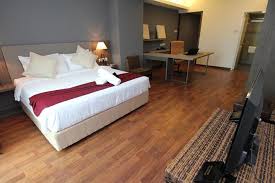 Alam megah lrt station is a light rapid transit station at alam megah in shah alam, selangor. Recommended Hotels Near Alam Megah Lrt Station Staypia