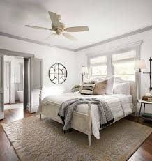 Episode 4 Season 5 Hgtv S Fixer Upper Chip Jo Gaines White Wall Bedroom Fixer Upper Bedrooms Joanna Gaines Bedroom